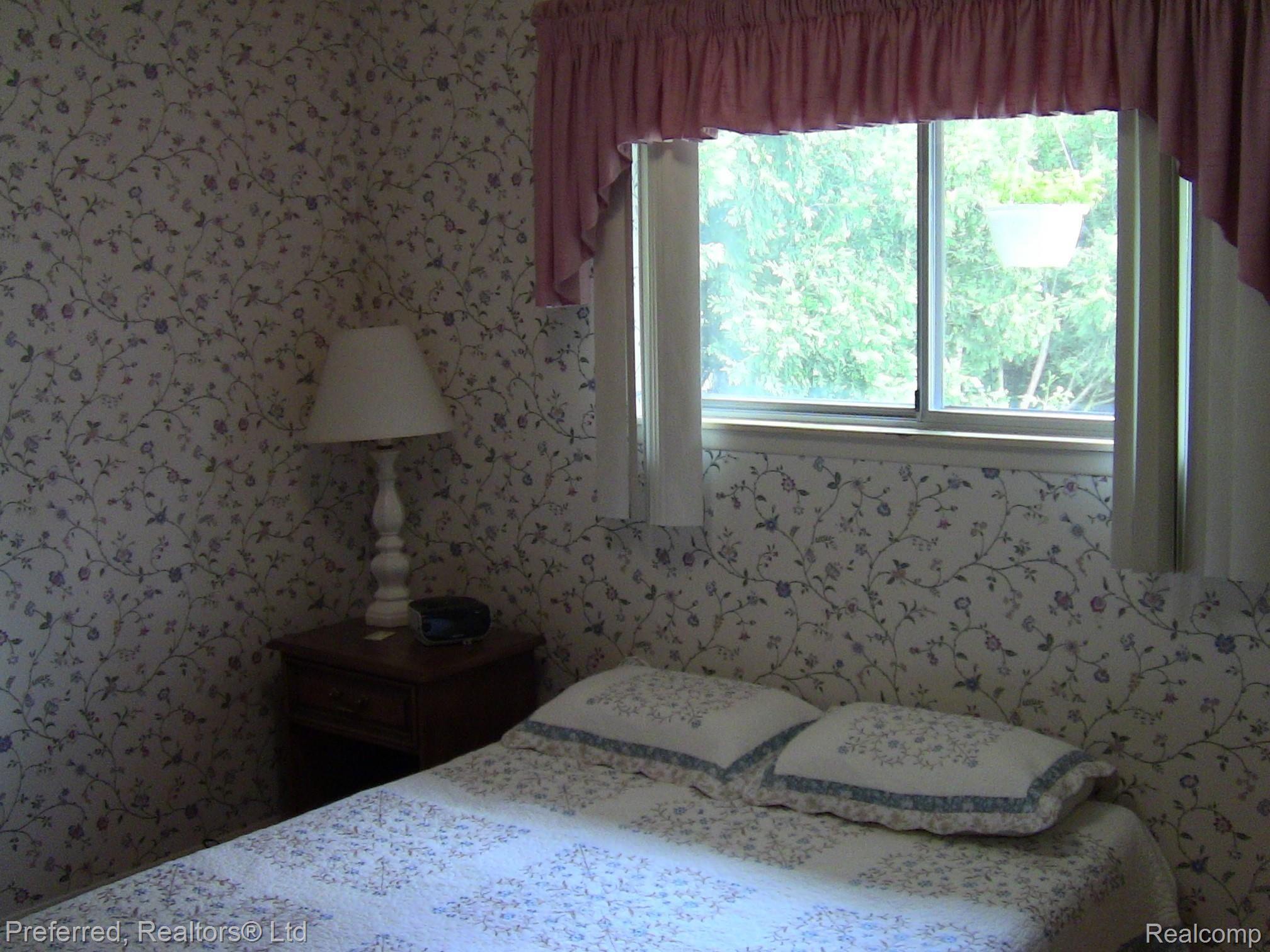 7430 Iron Gate Road Canton, MI 48187 - Photo 8 of 35 IMG_6387.JPG