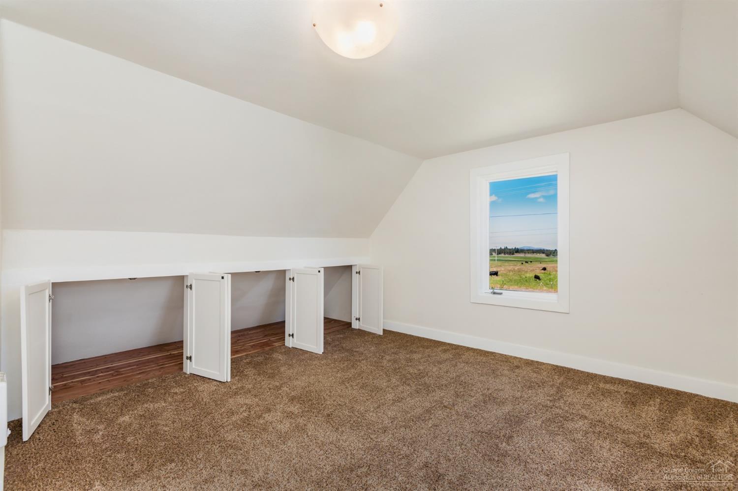 21721 Northeast Butler Market Road Bend, OR 97701 - Photo 15 of 24 Additional Photo