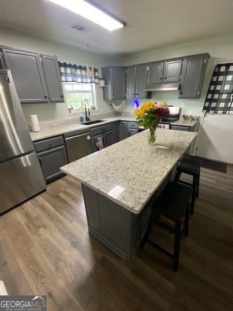 1102 Williams Lane Elberton, GA 30635 - Photo 11 of 36 a kitchen with granite countertop a sink a counter top space and appliances