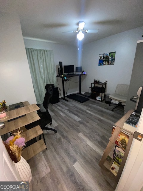 1102 Williams Lane Elberton, GA 30635 - Photo 17 of 36 a living room with furniture and a wooden floor