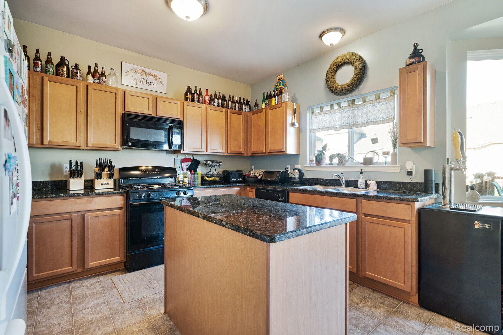 30248 Bradmore Road Warren, MI 48092 - Photo 7 of 33 Gallery Image 7