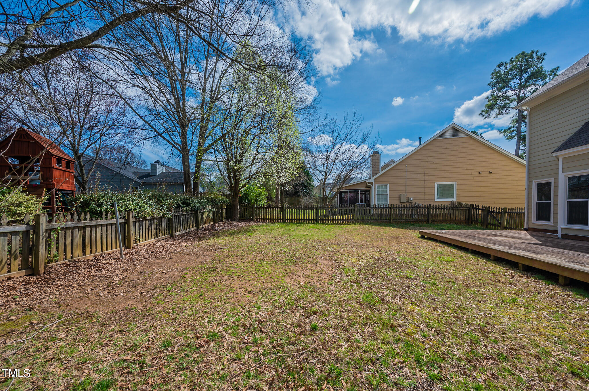 12208 Inglehurst Drive Raleigh, NC 27613 - Photo 26 of 27 photo_26