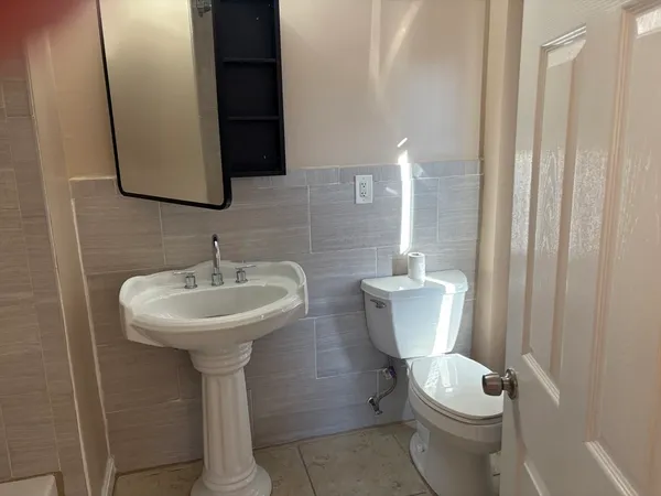 $3,200 | 14 B School, Unit 2, Boston, MA 02124