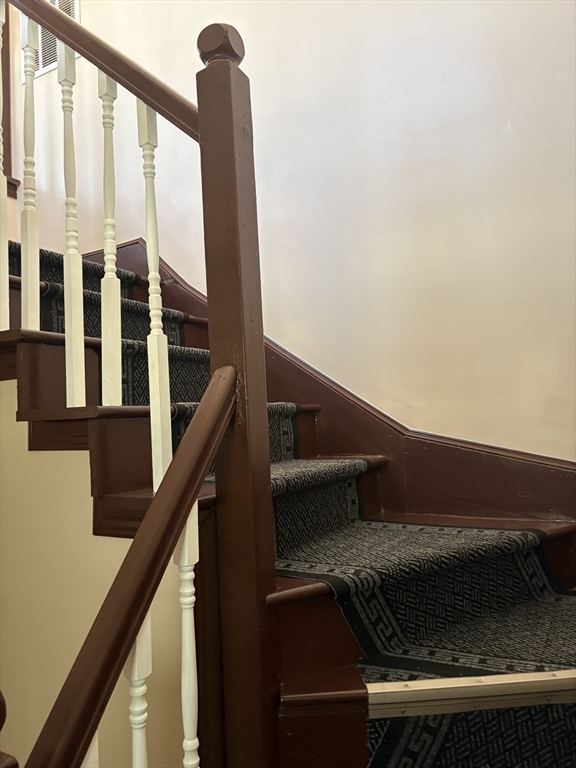 14 B School, Unit 2 Boston, MA 02124 - Photo 15 of 18 a view of entryway