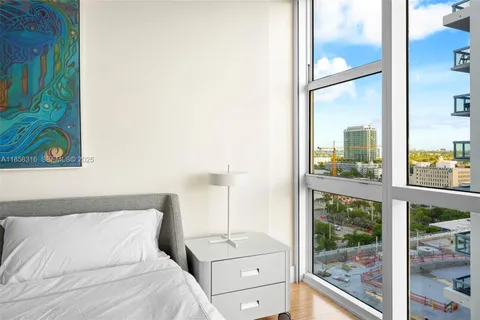 $995,000 | 6801 Collins Avenue, Unit DOOR1409, Miami Beach, FL 33141