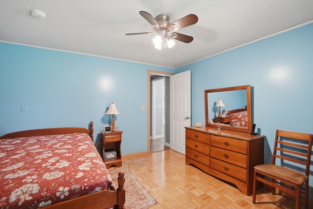 958 Parker Street Springfield, MA 01129 - Photo 11 of 34