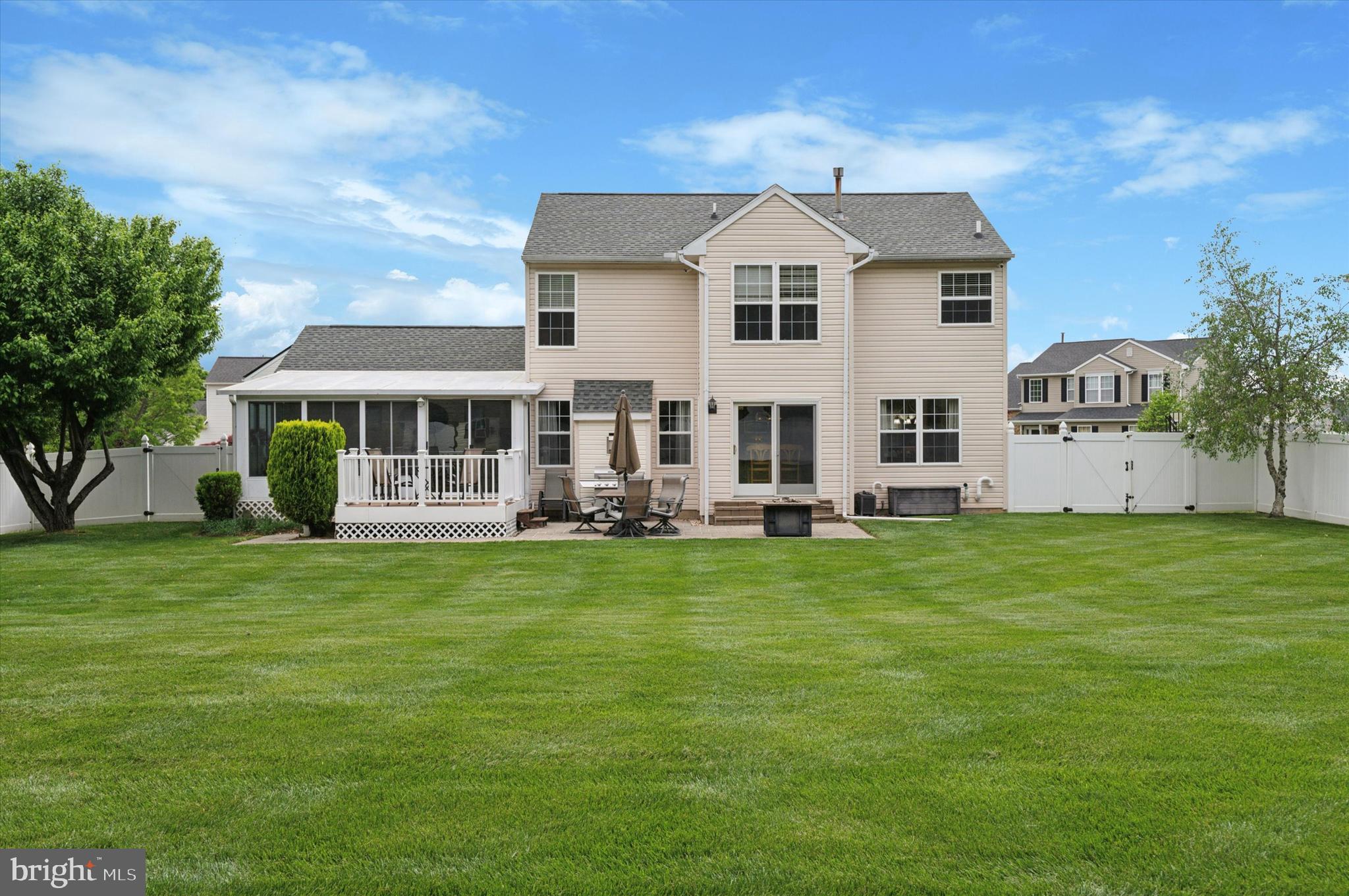 6 Crestpoint Drive New Castle, DE 19720 - Photo 34 of 36 a view of a yard in front of house