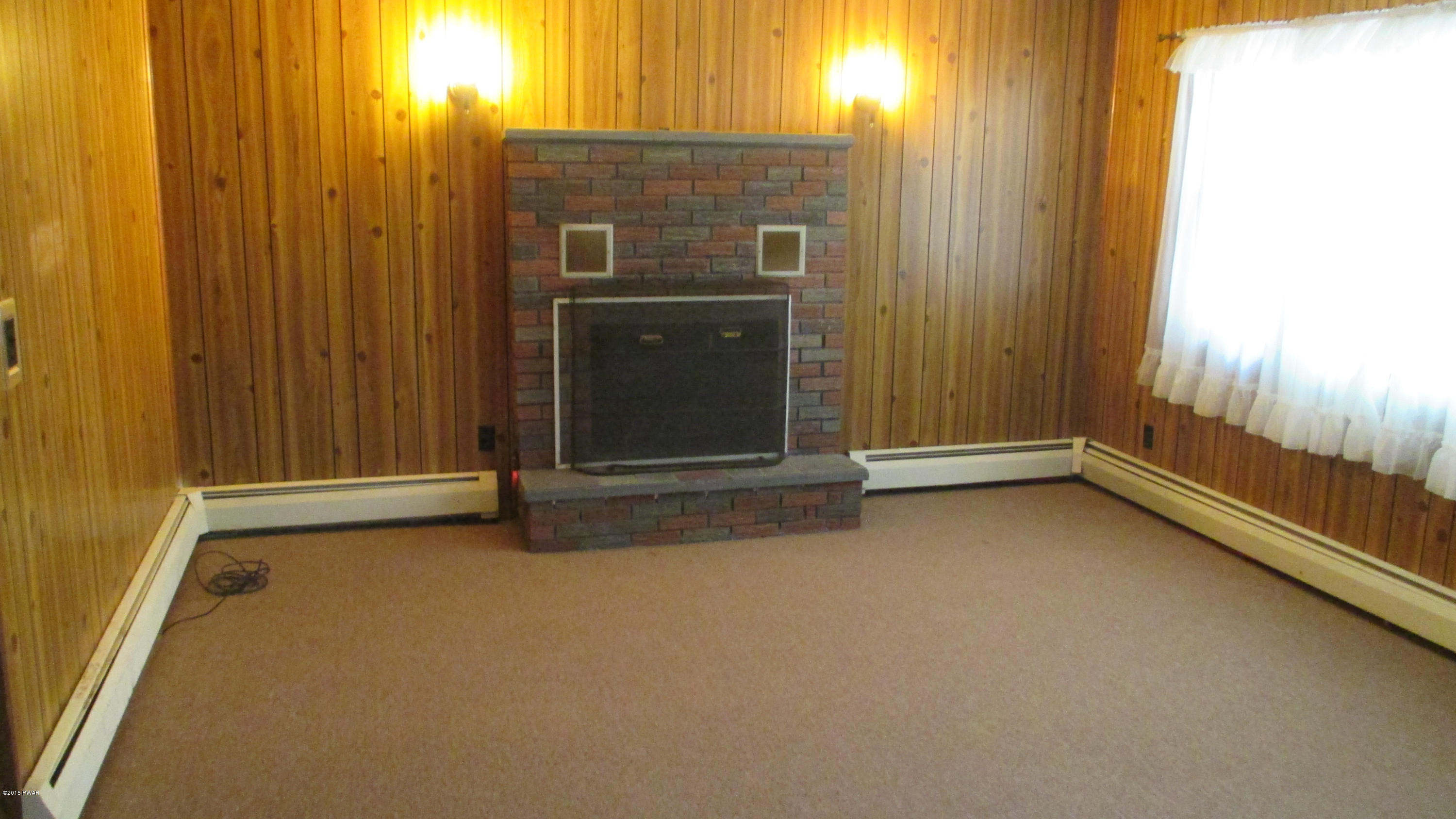 228 Doolan Road Dingmans Ferry, PA 18328 - Photo 5 of 14