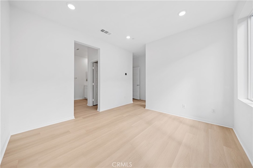 185 Steely Irvine, CA 92614 - Photo 13 of 35 a view of an empty room