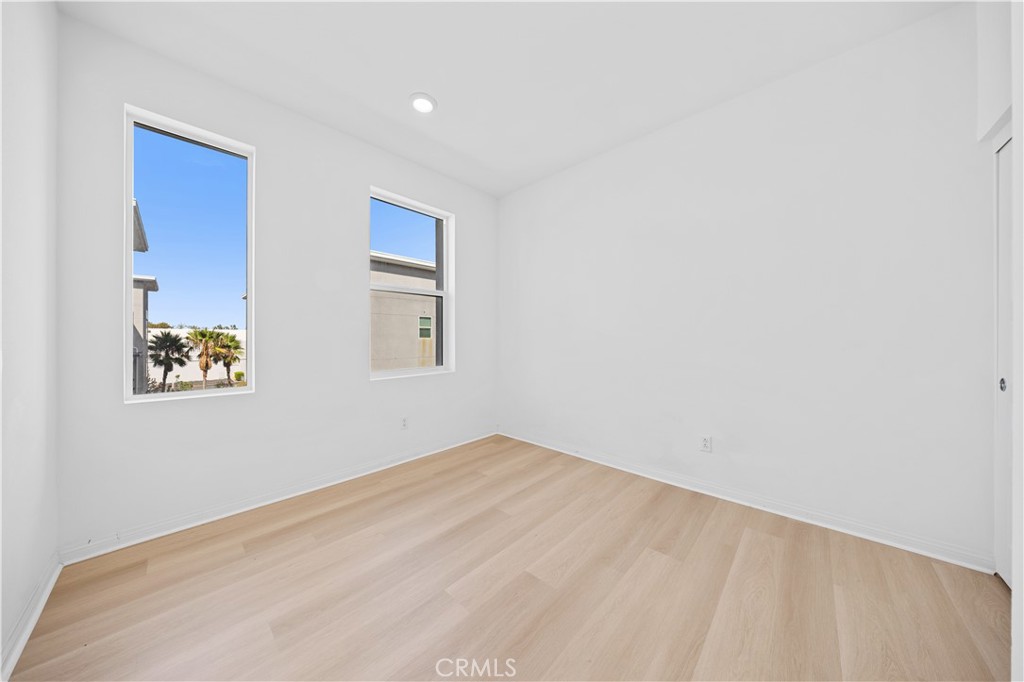 185 Steely Irvine, CA 92614 - Photo 14 of 35 a view of empty room with windows