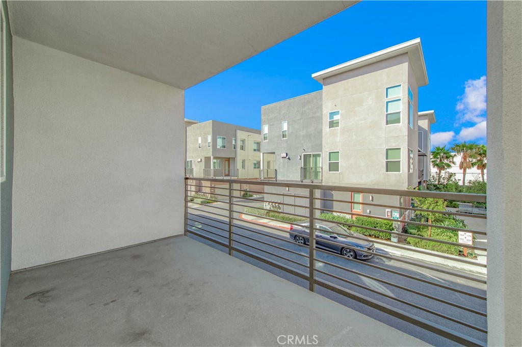 185 Steely Irvine, CA 92614 - Photo 19 of 35 a view of a building from a balcony