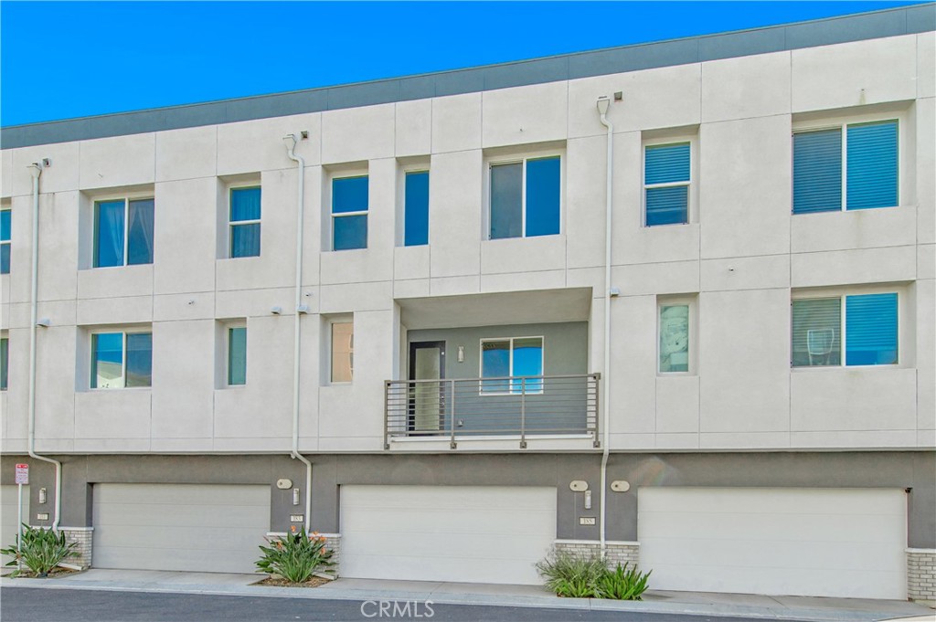 185 Steely Irvine, CA 92614 - Photo 2 of 35 a front view of building with street