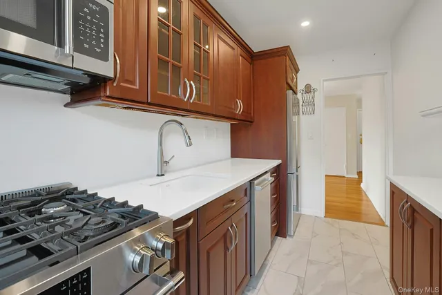 $265,000 | 19 Old Mamaroneck Road, Unit 6M, White Plains, NY 10605