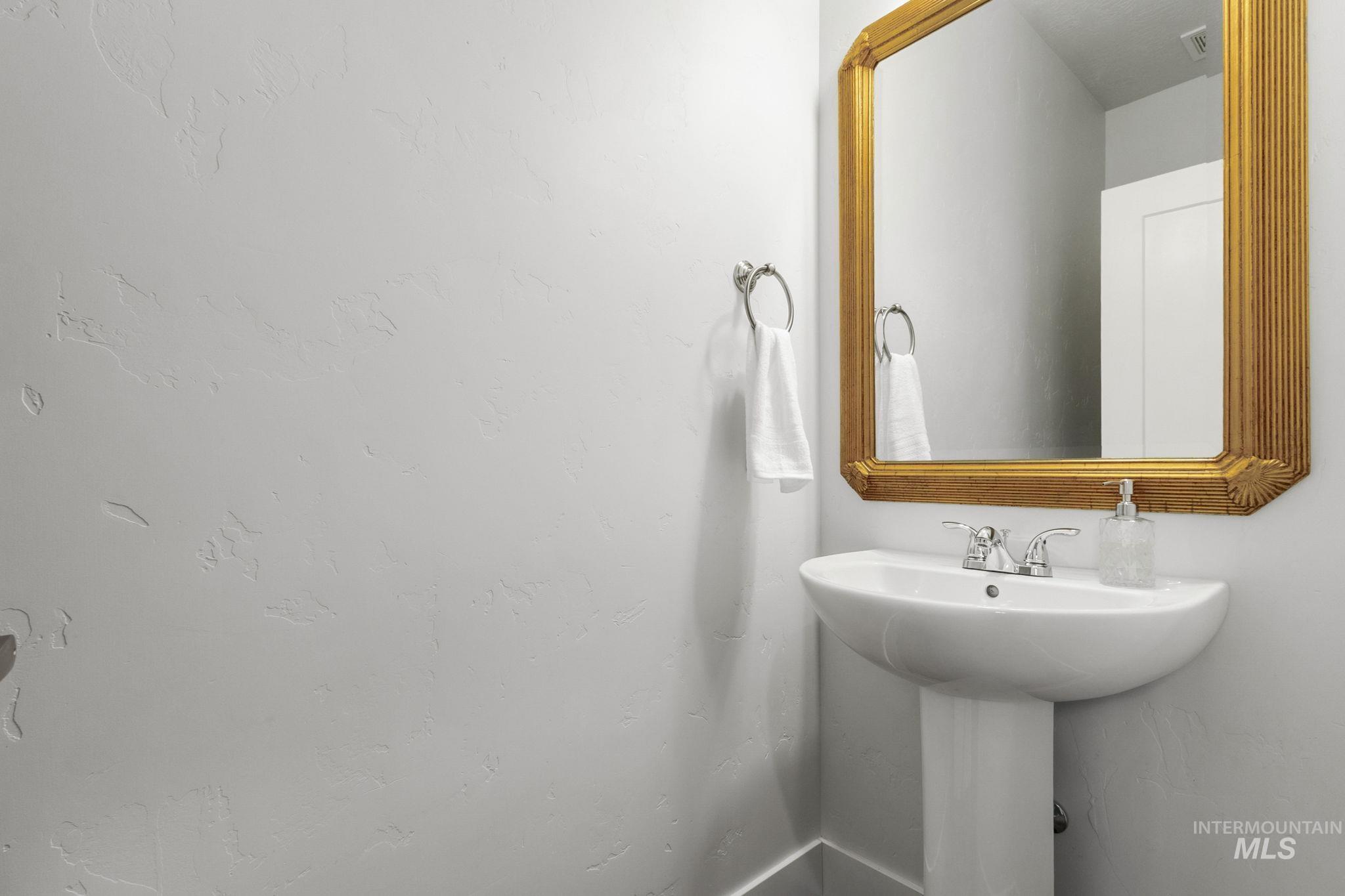 18293 North Streams Edge Way Boise, ID 83714 - Photo 13 of 50 Bathroom with a sink