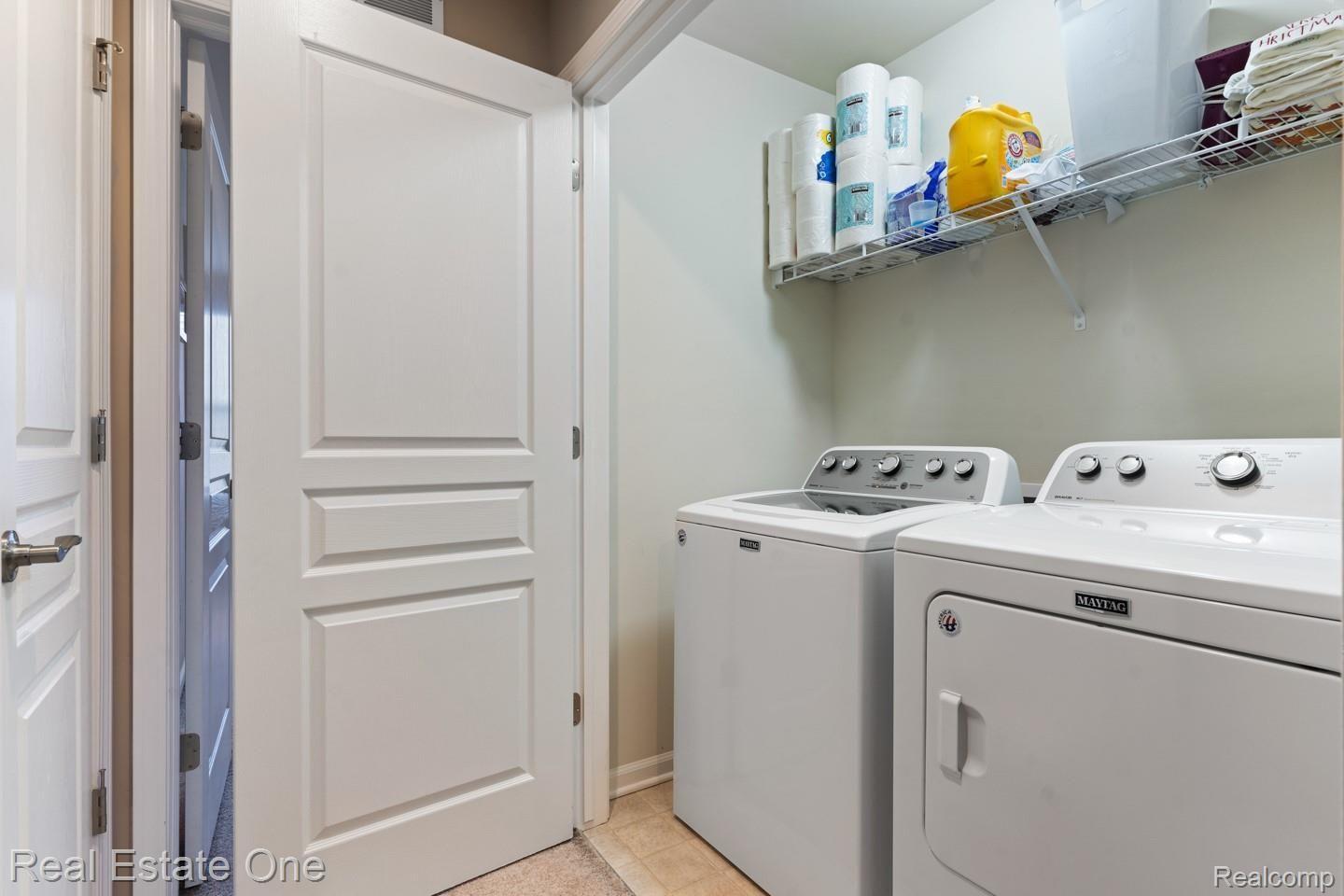 2582 Helmsdale Circle, Unit 78 Rochester, MI 48307 - Photo 25 of 30 DSC05356.jpg