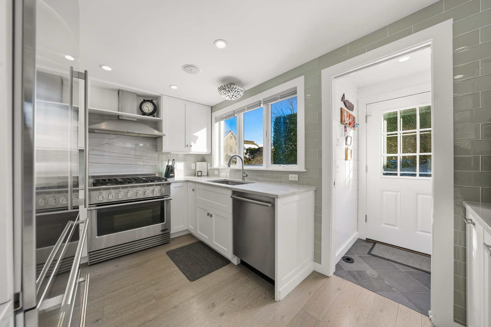 10 Pilgrim Road Nantucket, MA 02554 - Photo 17 of 64