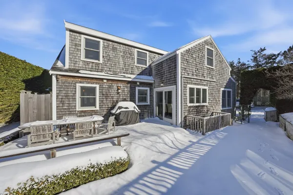 $4,475,000 | 10 Pilgrim Road, Nantucket, MA 02554