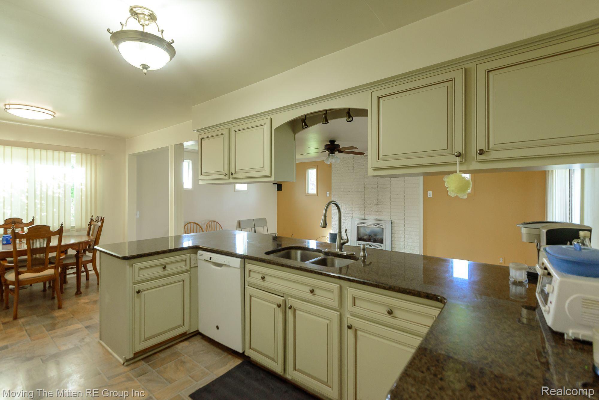 45090 Rudgate Road Canton, MI 48188 - Photo 8 of 41 Gallery Image 8
