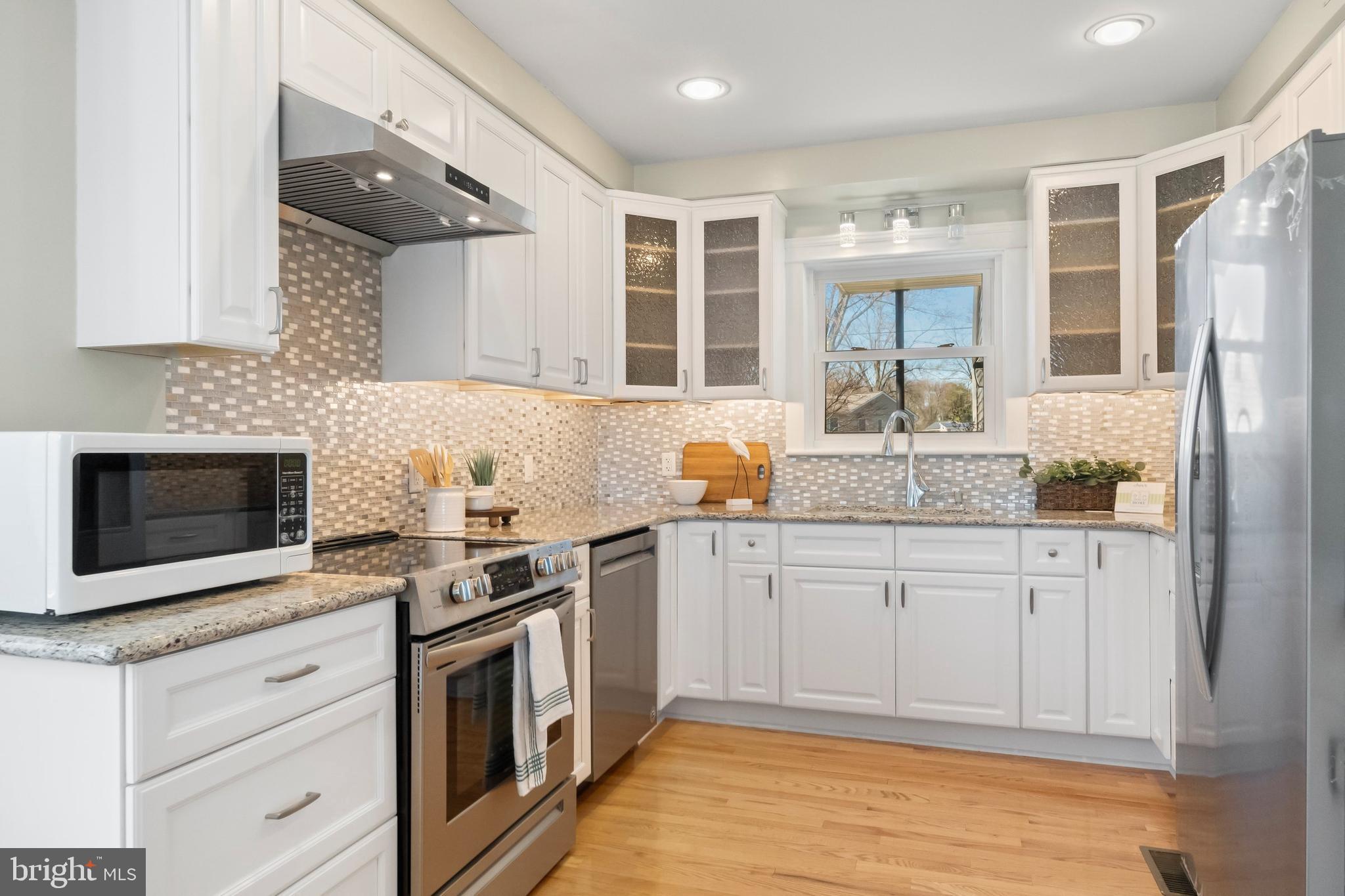 8149 Orchard Point Road Pasadena, MD 21122 - Photo 17 of 37 Beautifully updated kitchen