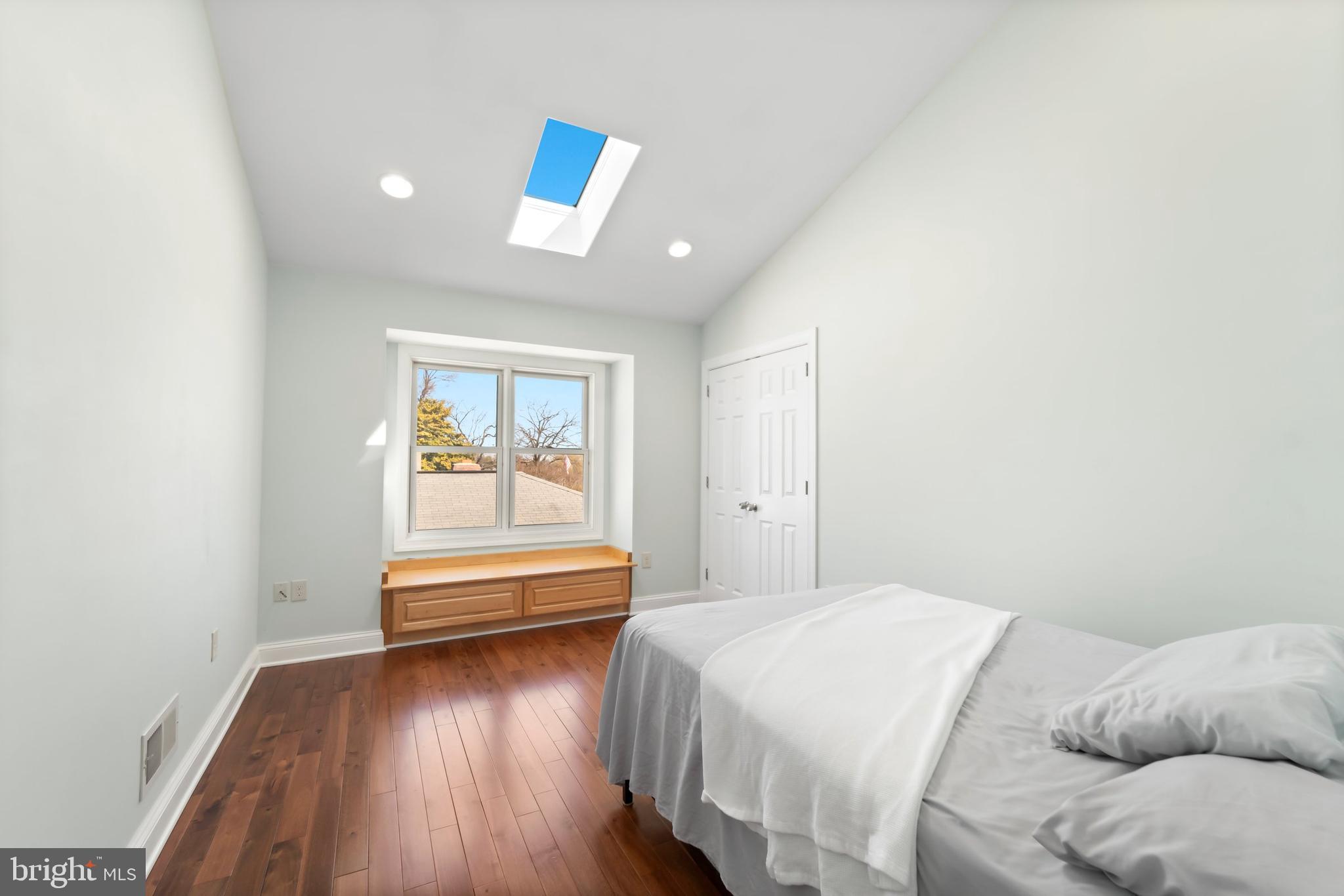 8149 Orchard Point Road Pasadena, MD 21122 - Photo 26 of 37 Bedroom 2