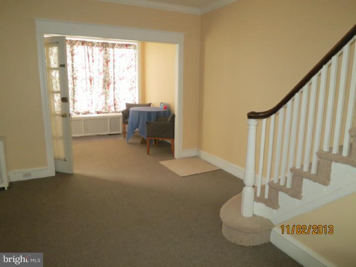 224 Copley Road Upper Darby, PA 19082 - Photo 6 of 24 Living Room
