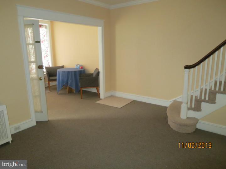 224 Copley Road Upper Darby, PA 19082 - Photo 8 of 24 Living Room