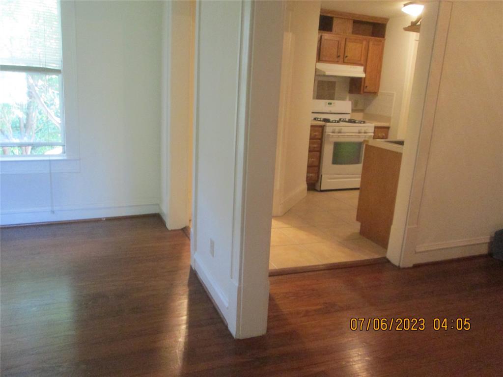 203 North Colson Street, Unit 4 Dallas, TX 75246 - Photo 4 of 15 kitchen , living room, dining