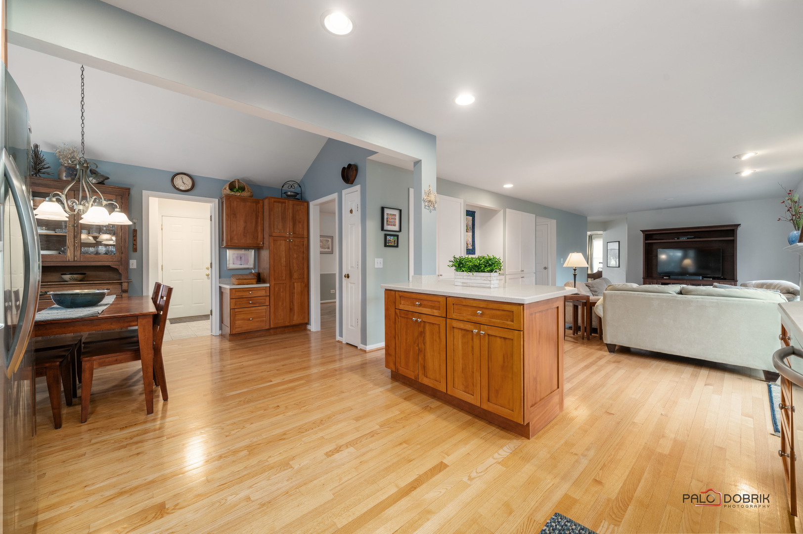 609 Raintree Road Buffalo Grove, IL 60089 - Photo 16 of 48