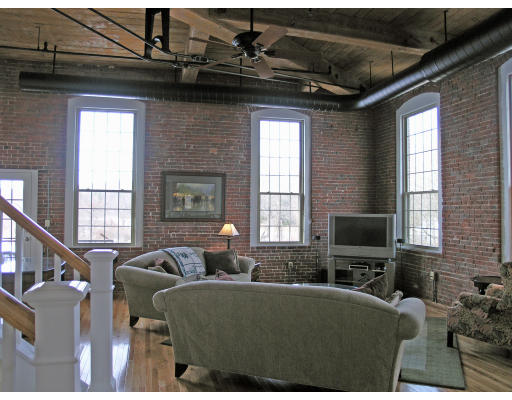 8-12 Brookside Road, Unit 24 Westford, MA 01886 - Photo 2 of 10 Gallery Image 2