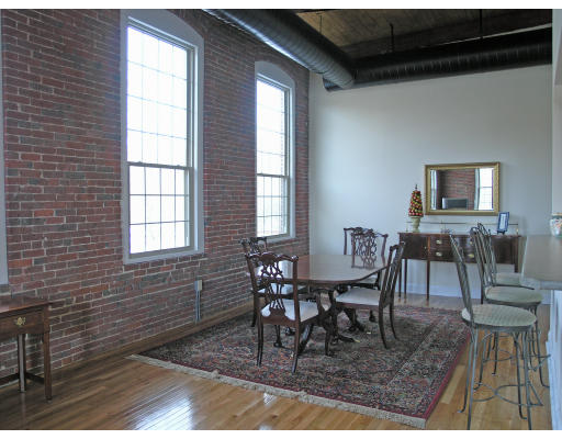 8-12 Brookside Road, Unit 24 Westford, MA 01886 - Photo 4 of 10 Gallery Image 4