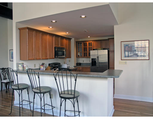 8-12 Brookside Road, Unit 24 Westford, MA 01886 - Photo 5 of 10 Gallery Image 5