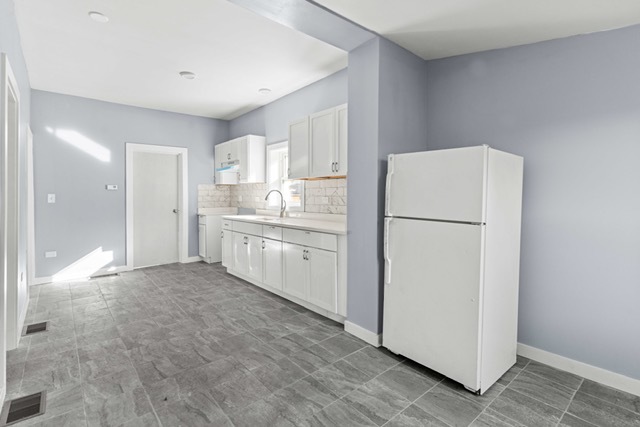 3047 South Broad Street Chicago, IL 60608 - Photo 3 of 10