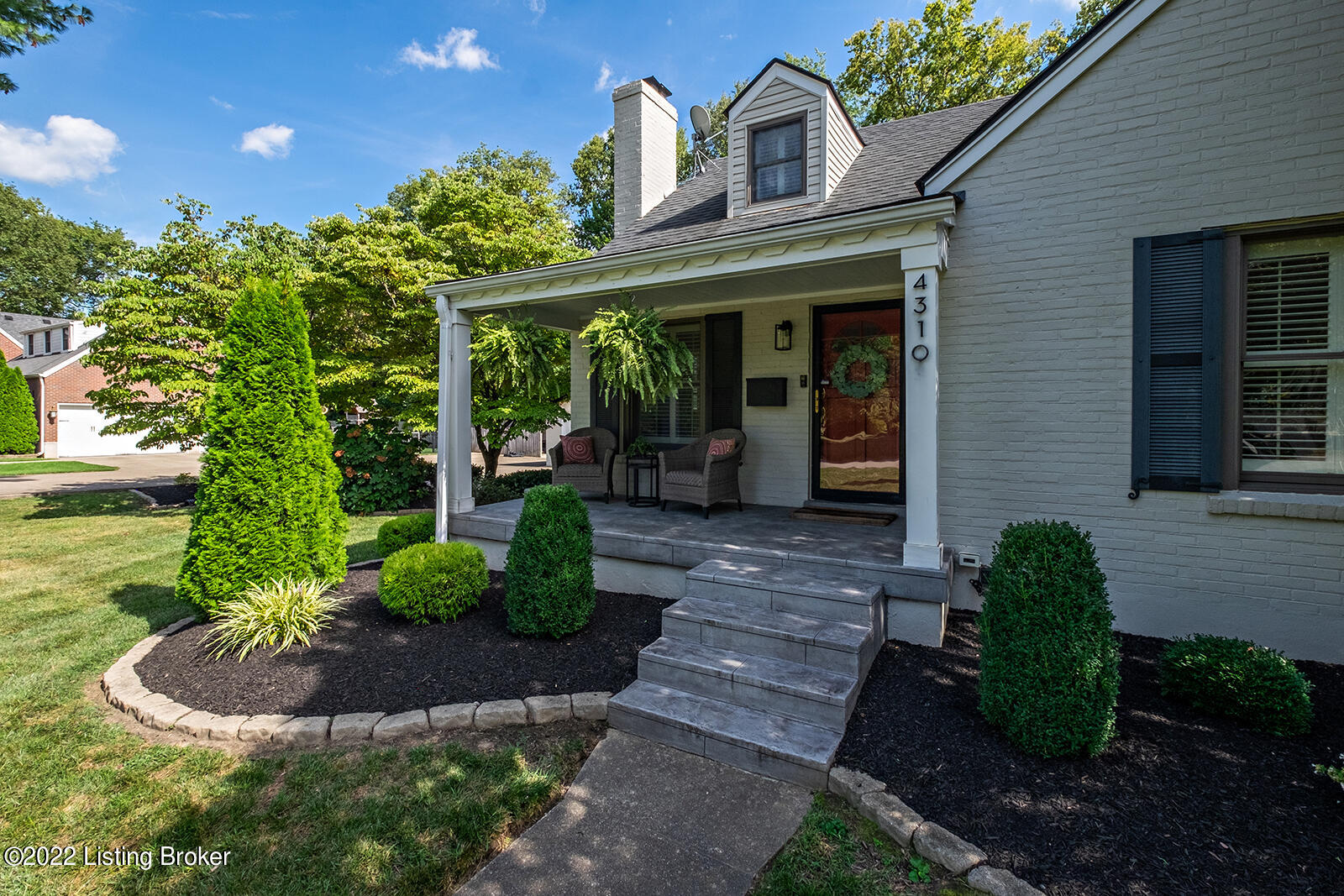 4310 Alton Road Louisville, KY 40207 - Photo 4 of 66 0005