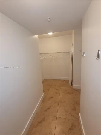$4,400 | 41 Southeast 5th Street, Unit 710, Miami, FL 33131