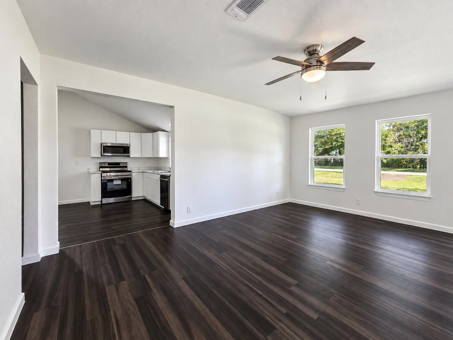 5720 Tyrrell Park Road Beaumont, TX 77705 - Photo 4 of 19 Gallery Image 4