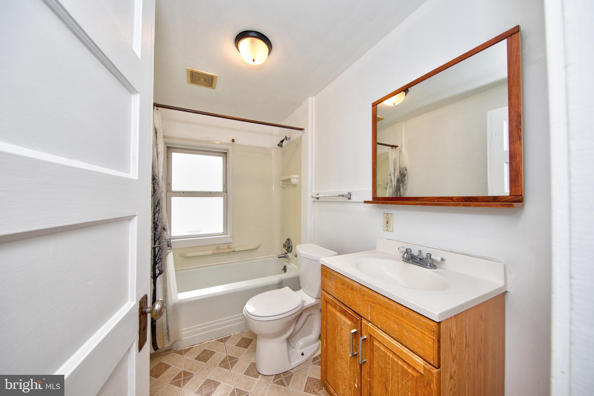 121 Post Road Aberdeen, MD 21001 - Photo 20 of 29 Full Bathroom