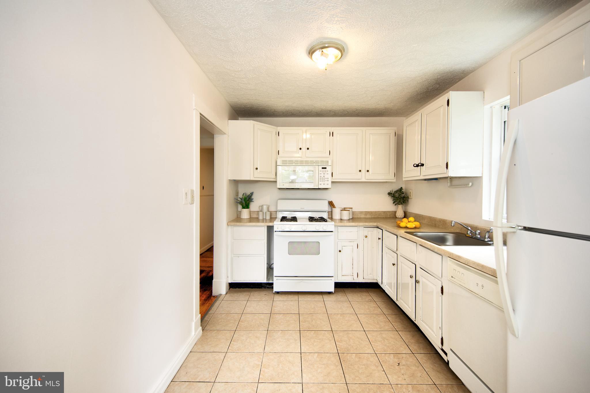 121 Post Road Aberdeen, MD 21001 - Photo 5 of 29 Kitchen 1