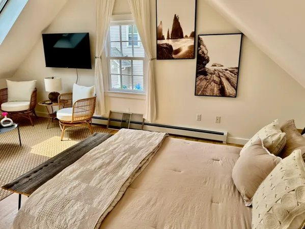 $2,500 | 53 Liberty Street, Unit A, Madison, CT 06443