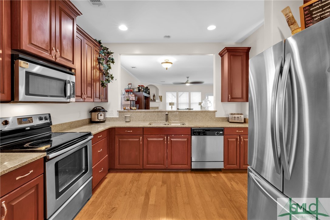 231 Carlisle Way Savannah, GA 31419 - Photo 10 of 40 Kitchen