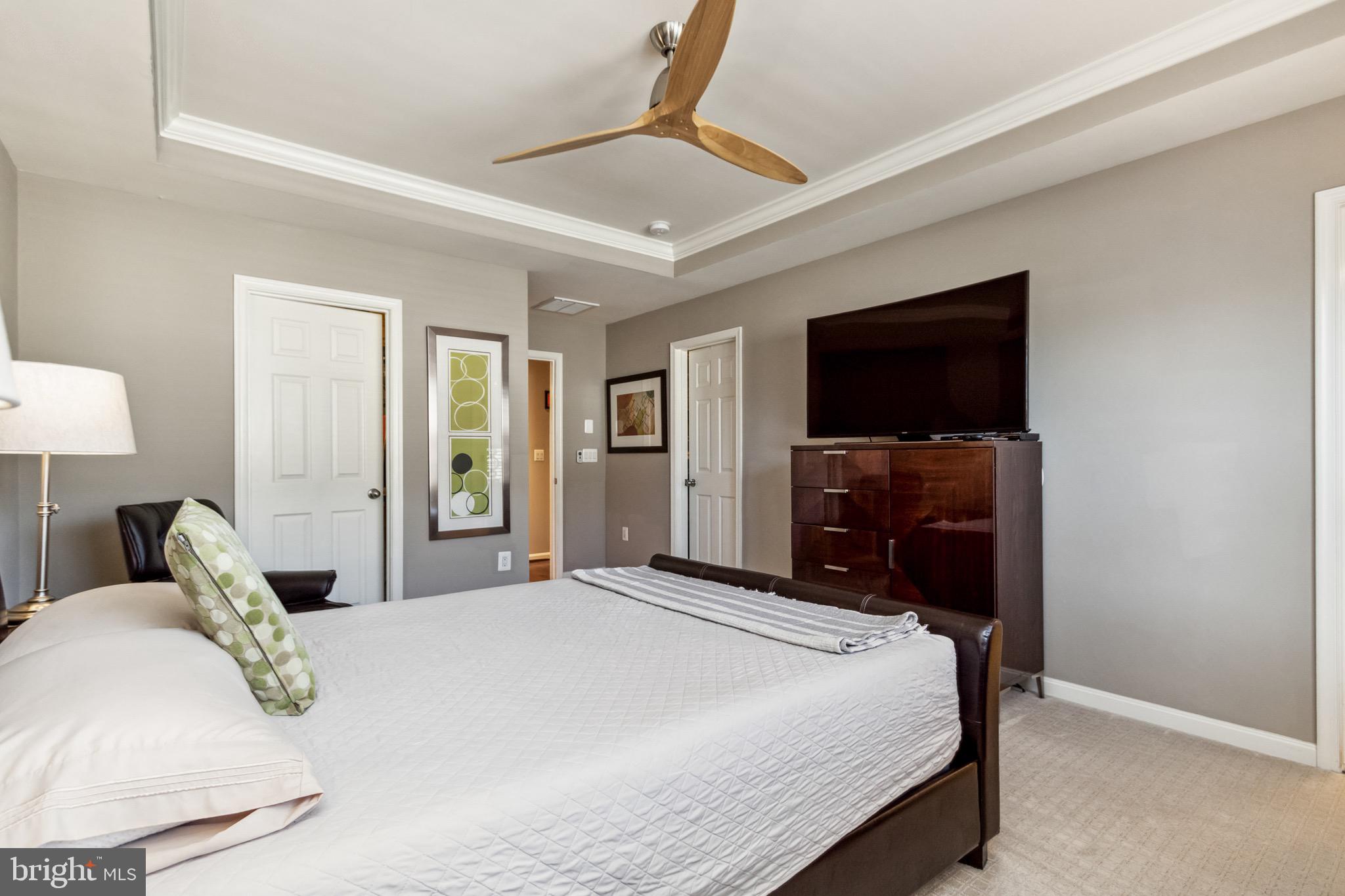 16008 Madison Ridge Place Gainesville, VA 20155 - Photo 15 of 35 Primary En Suite additional view