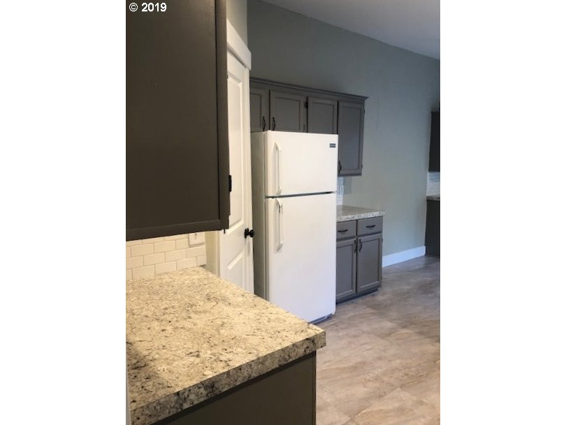 12 Southwest Ruckel Street Cascade Locks, OR 97014 - Photo 14 of 28