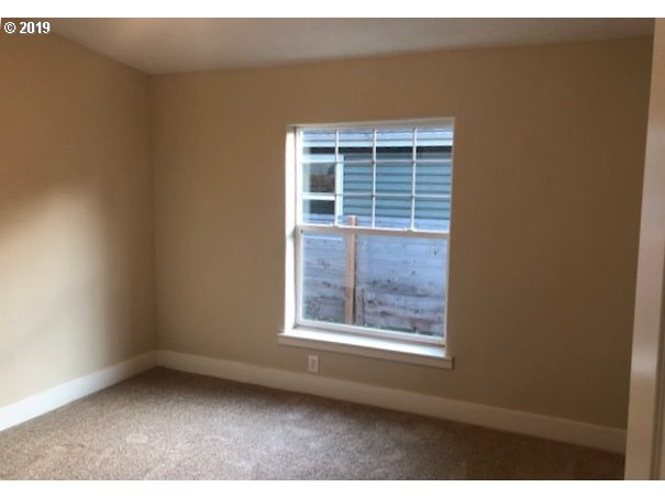 12 Southwest Ruckel Street Cascade Locks, OR 97014 - Photo 16 of 28