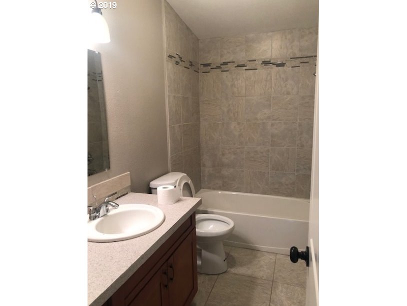 12 Southwest Ruckel Street Cascade Locks, OR 97014 - Photo 18 of 28
