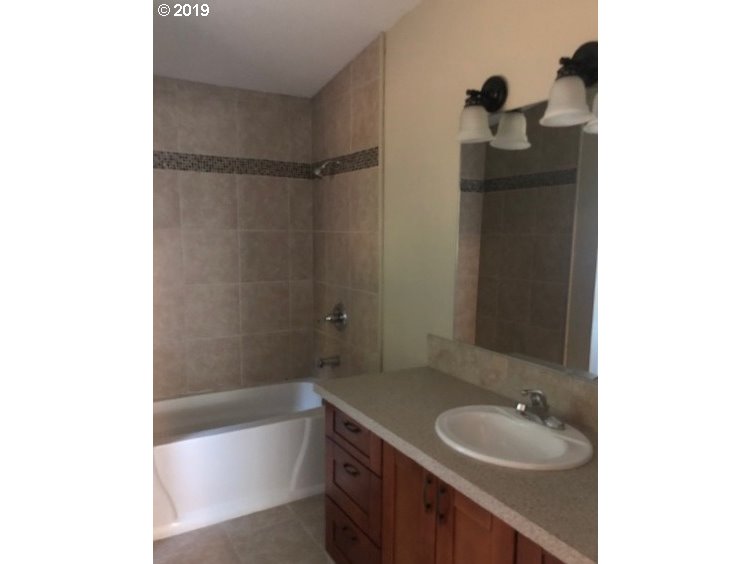 12 Southwest Ruckel Street Cascade Locks, OR 97014 - Photo 21 of 28