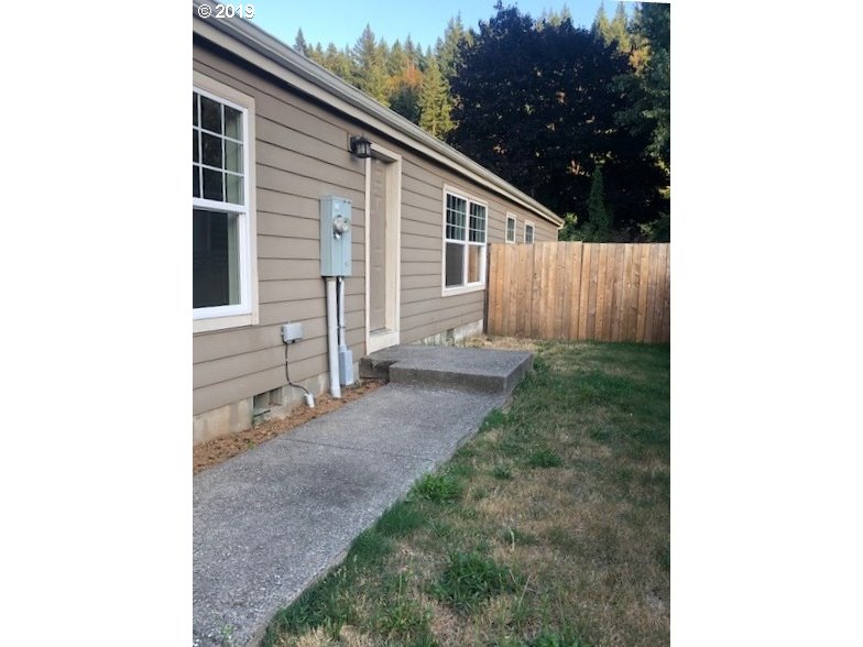 12 Southwest Ruckel Street Cascade Locks, OR 97014 - Photo 27 of 28