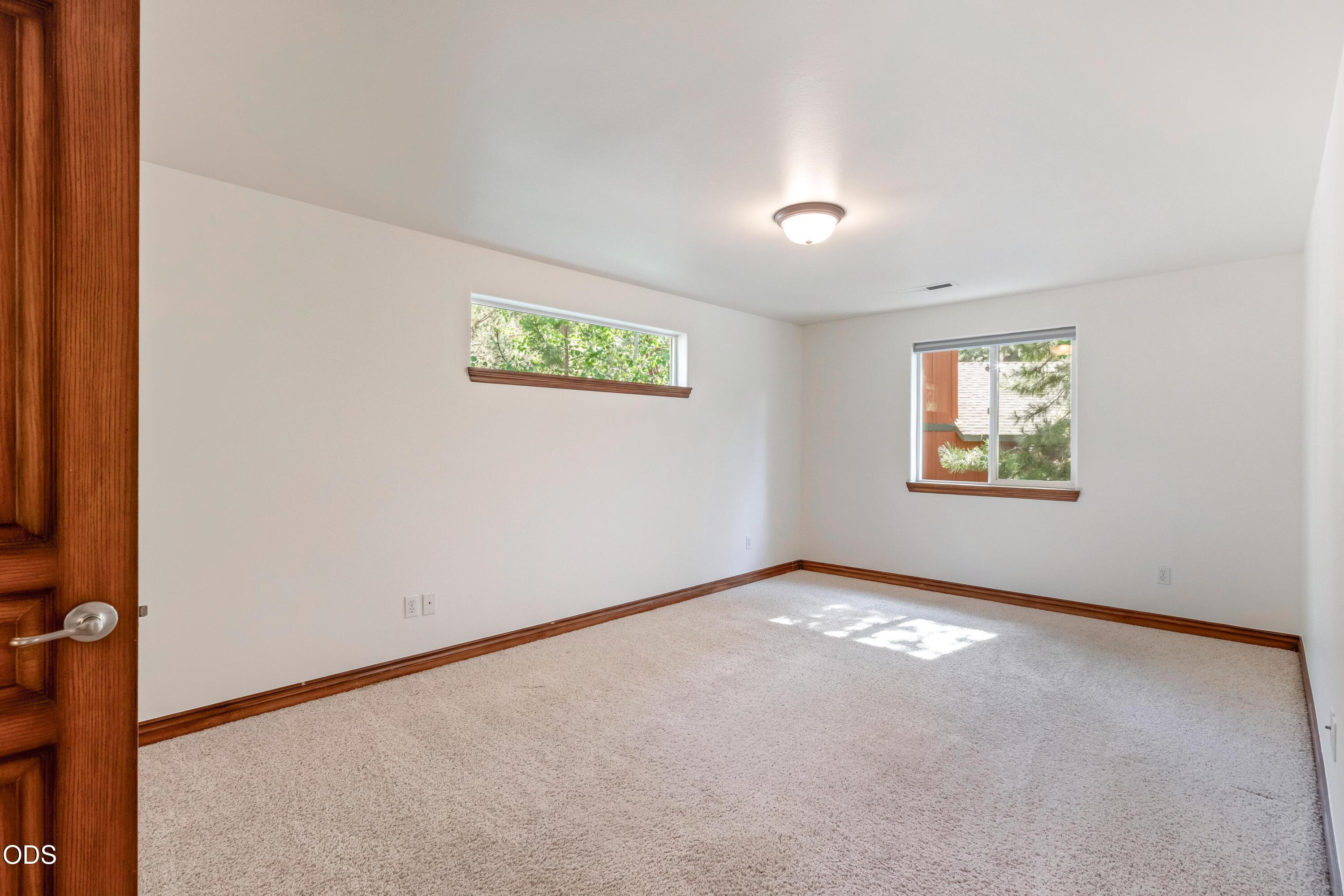 61192 Southwest Tall Timber Court Bend, OR 97702 - Photo 19 of 45