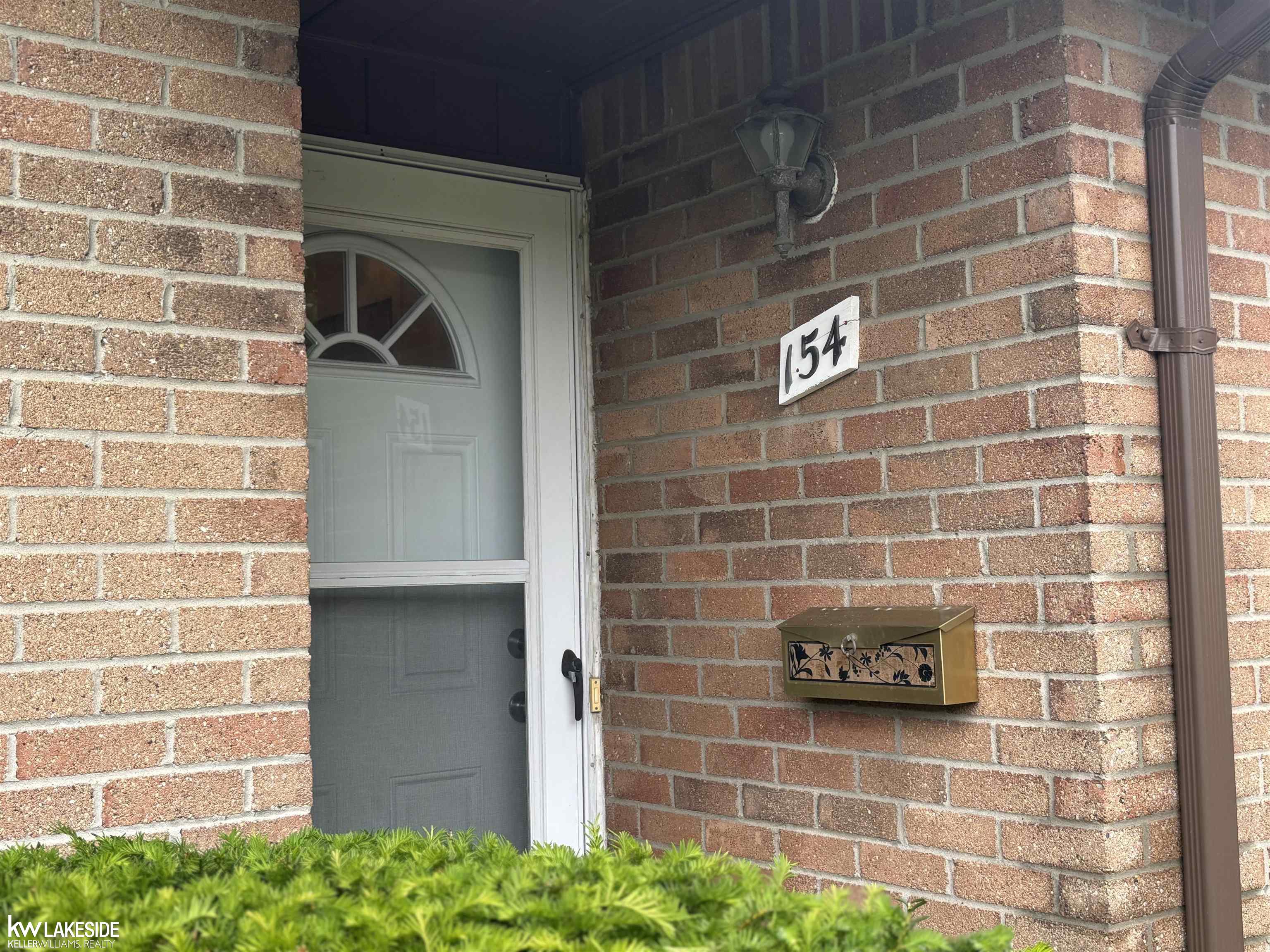 8401 18 18 Mile Road, Unit 154 Sterling Heights, MI 48313 - Photo 3 of 28