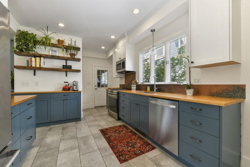 16 Wesley Street Somerville, MA 02145 - Photo 3 of 25