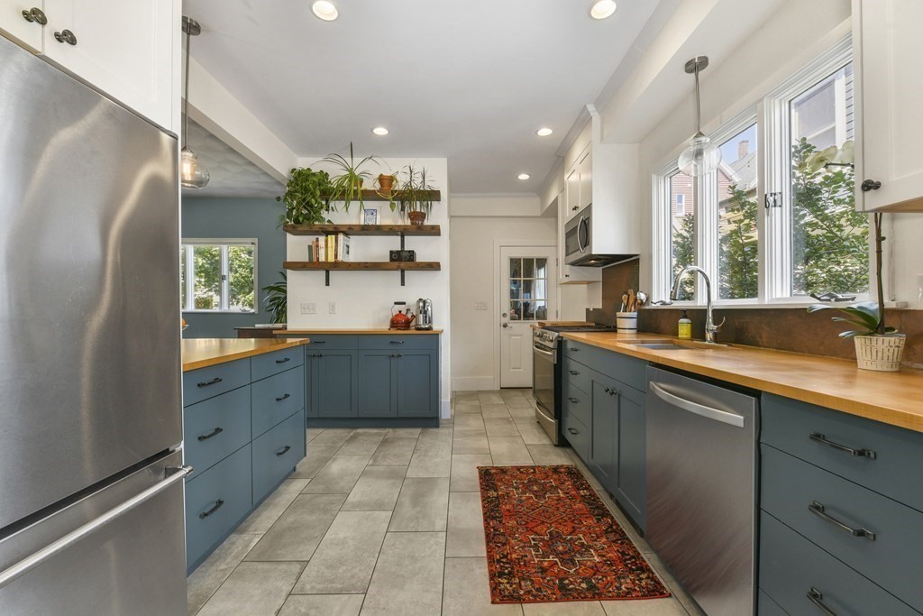16 Wesley Street Somerville, MA 02145 - Photo 4 of 25