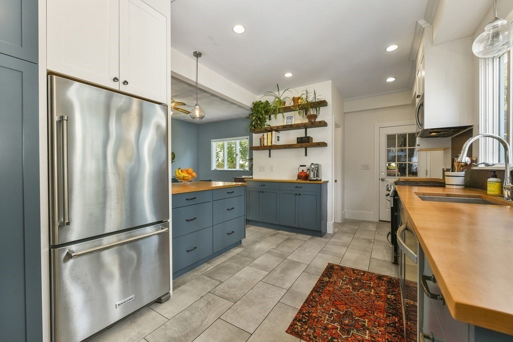 16 Wesley Street Somerville, MA 02145 - Photo 5 of 25